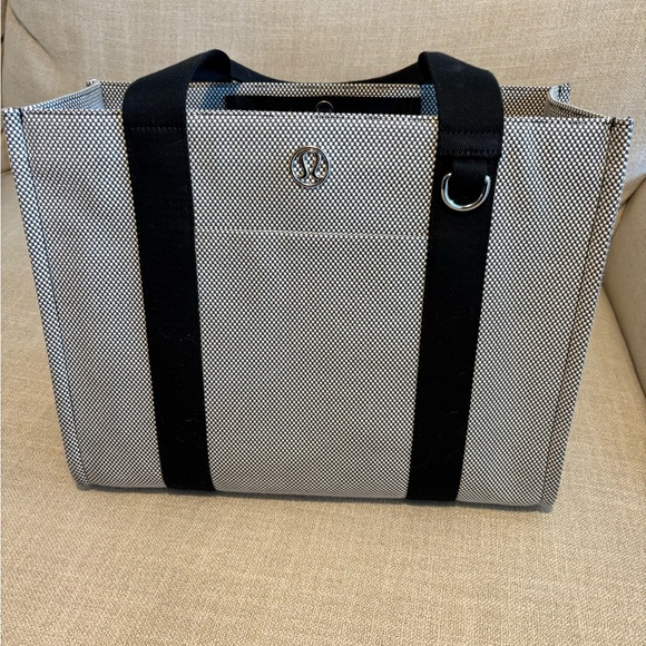 Lululemon Canvas Two Tone Tote 10L - Picture 10 of 10